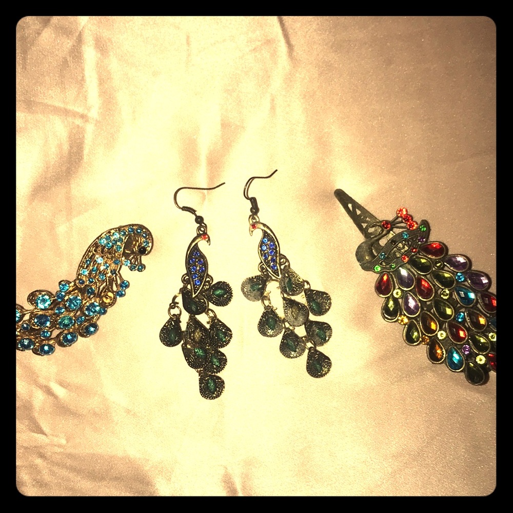 Peacock 🦚 earrings and hair clips